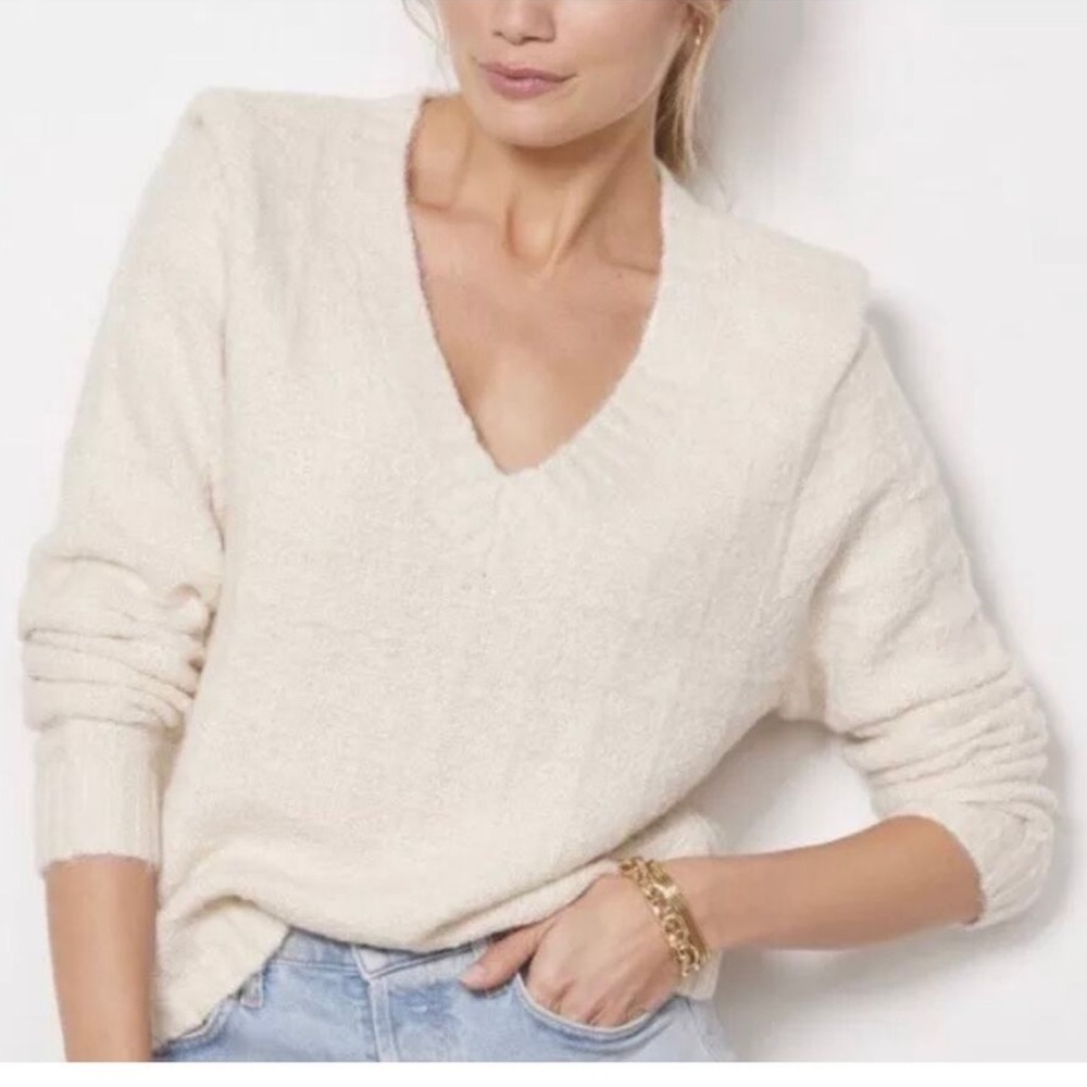 EVEREVE Sweater Ashlynn Strong Shoulder Winter White Ivory Metallic Shimmer